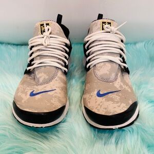 Nike Men's Gray and Black Sneakers AIR PRESTO PREMIUM 'SOCIAL FC'